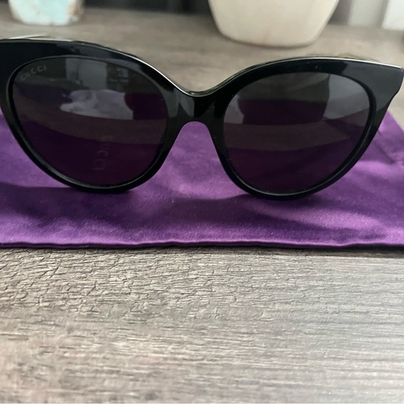 Gucci Sunglasses - Picture 4 of 4